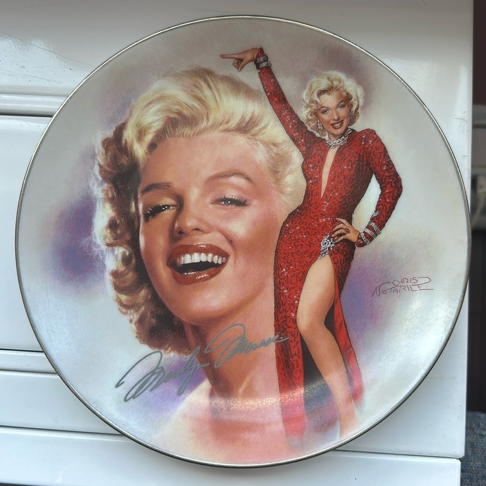 Vintage Bradford Exchange Marilyn Monroe Luminous Lorelei  collector plate